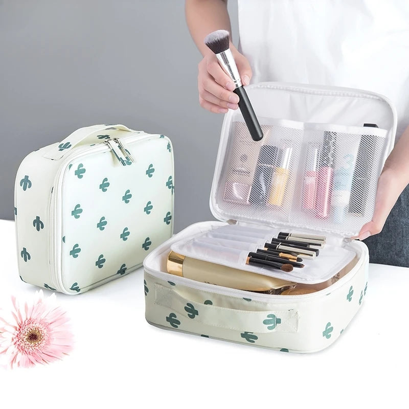 Waterproof organizer bag made of Oxford canvas for cosmetics and travel storage